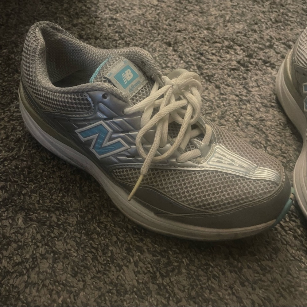 New Balance WW1870SB Women Walking Rock & Tone Shoes Silver Blue US Size 7 1/2